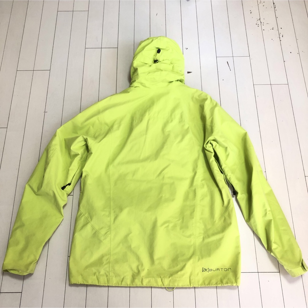 BURTON スノーボードジャケット Lサイズ 荒く BURTON スノーボードジャケット Lサイズ 荒く