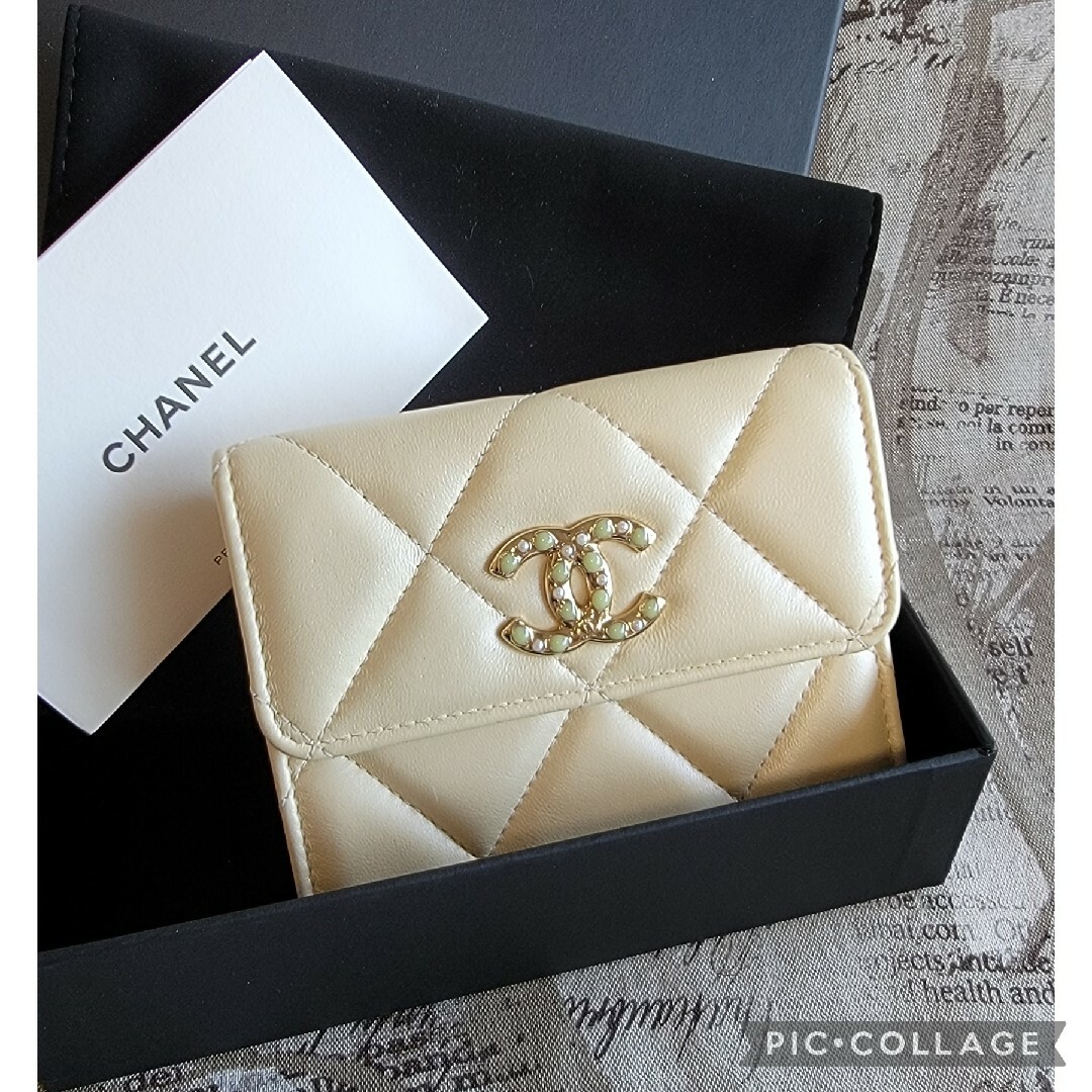 CHANEL - 極美品 限定品 CHANEL マトラッセ 三つ折財布 スモール CHANEL - 極美品 限定品 CHANEL マトラッセ 三つ折財布 スモール
