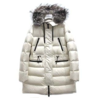 MONCLER(ホワイト/白色系)のフリマアイテム一覧 MONCLER(ホワイト/白色系)のフリマアイテム一覧