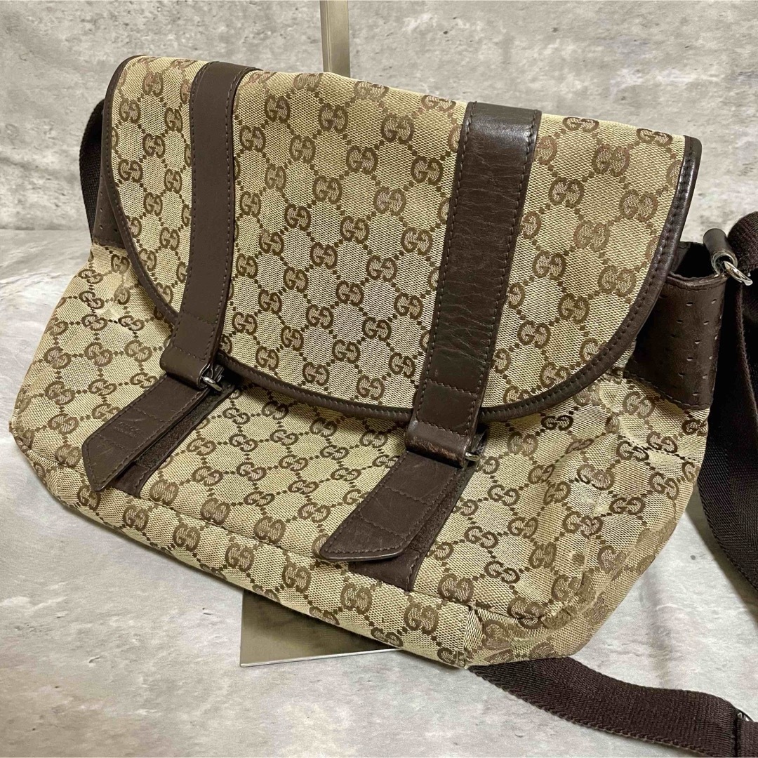 GUCCI - GUCCI メッセンジャーバッグ ショルダーバッグ GG GUCCI - GUCCI メッセンジャーバッグ ショルダーバッグ GG