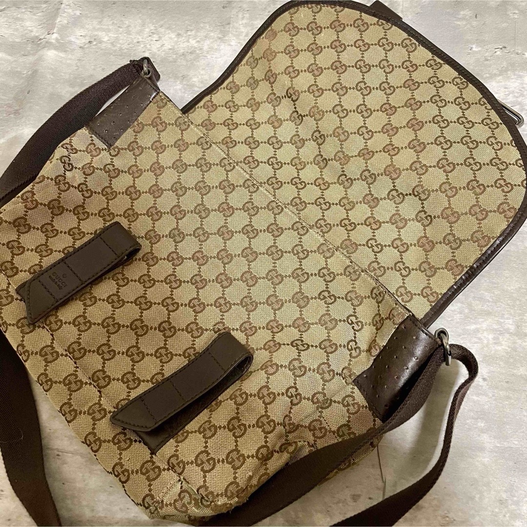 GUCCI - GUCCI メッセンジャーバッグ ショルダーバッグ GG GUCCI - GUCCI メッセンジャーバッグ ショルダーバッグ GG