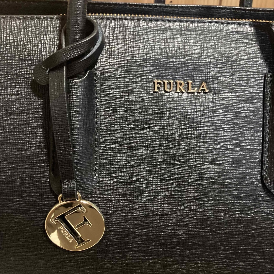 美品】FURLA フルラ テッサ L トートバッグ 黒 A4収納可 保存袋付 美品】FURLA フルラ テッサ L トートバッグ 黒 A4収納可 保存袋付