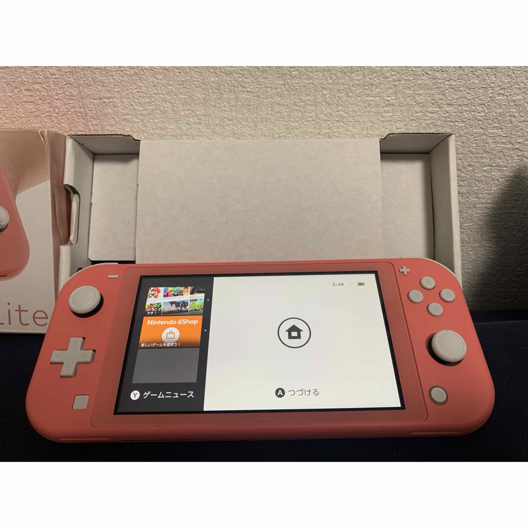 Nintendo Switch - 【完動品】Switchライト本体 コーラル 強化ガラス保護フィルムのおまけ付き♪