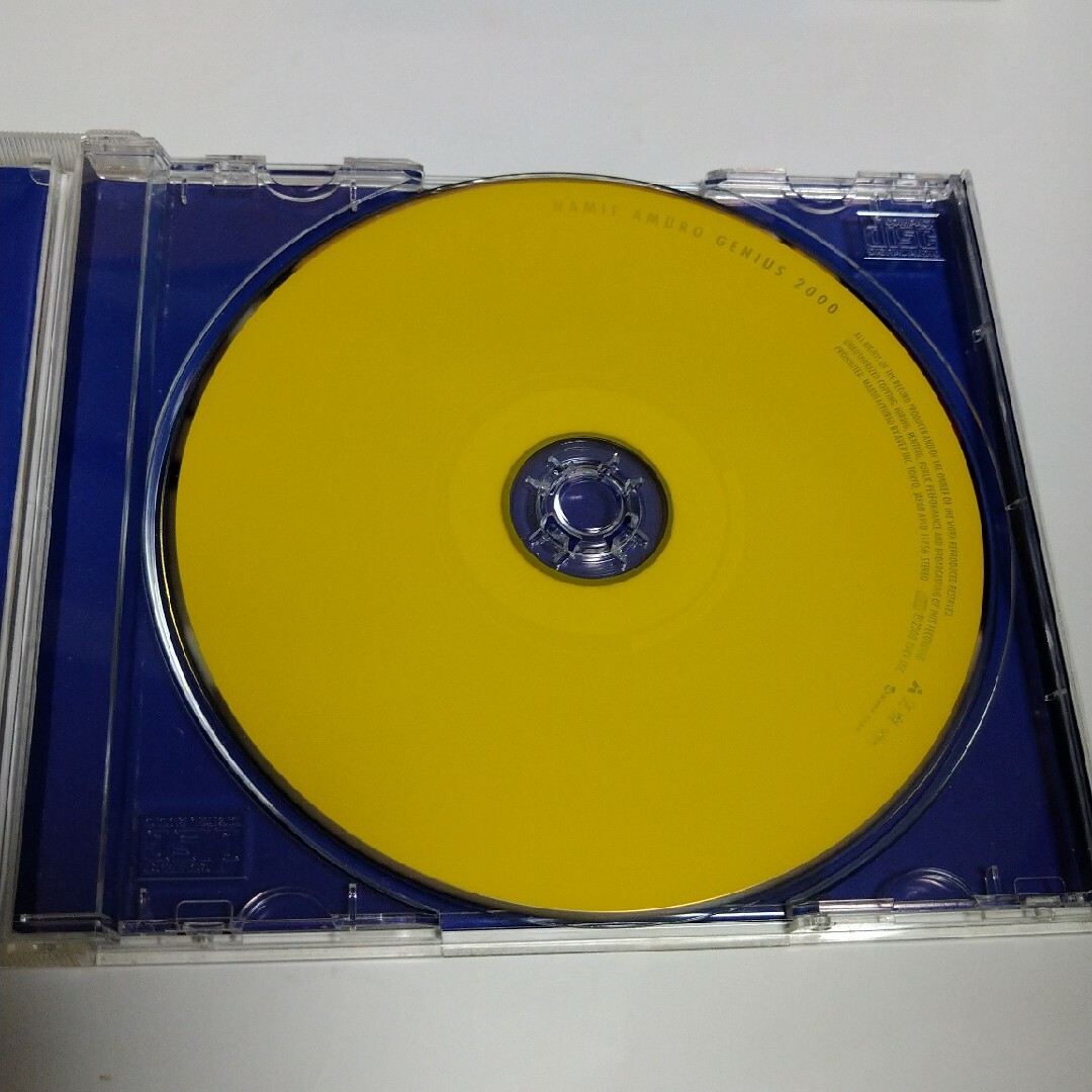 安室奈美恵　GENIUS　2000 エンタメ/ホビーのCD(ポップス/ロック(邦楽))の商品写真