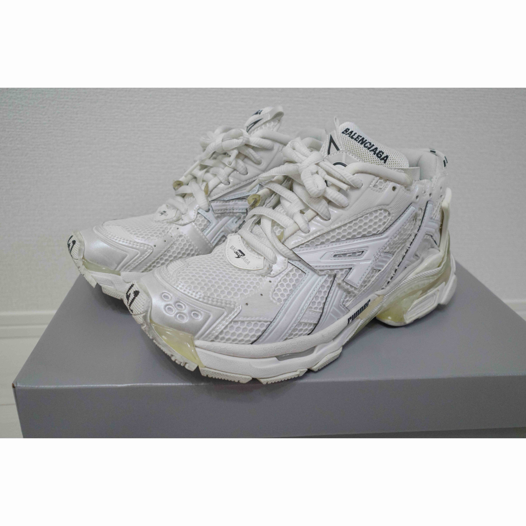 早い者勝ち!】BALENCIAGA runner サイズ42 ホワイト 靴/シューズ 早い者勝ち!】BALENCIAGA runner サイズ42 ホワイト 靴/シューズ