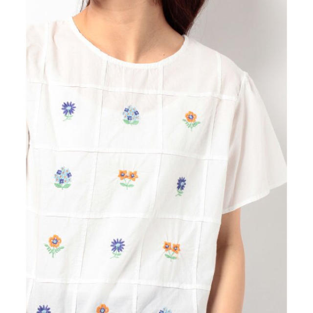 SM2(サマンサモスモス)の刺繍ブラウス レディースのトップス(シャツ/ブラウス(半袖/袖なし))の商品写真