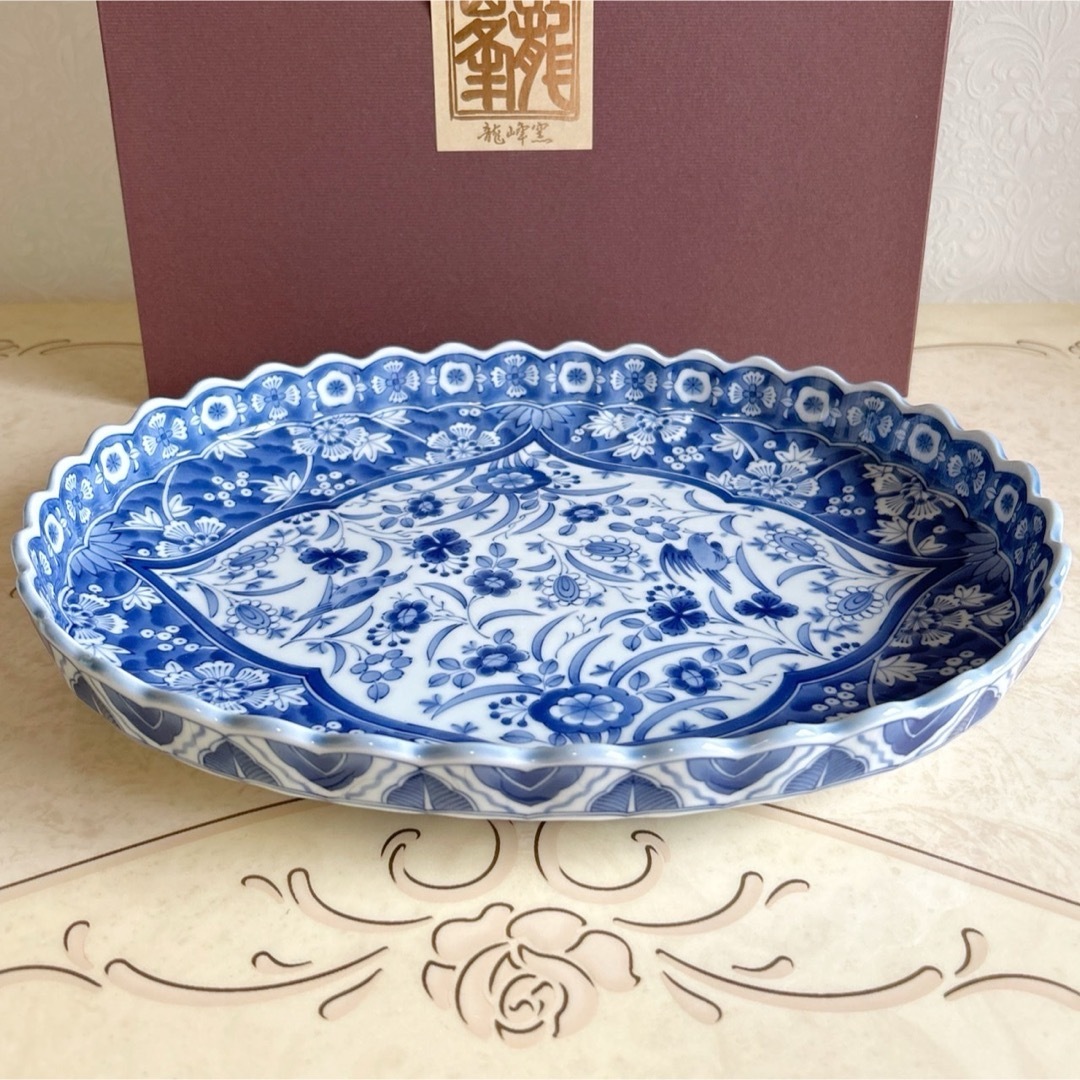 有田焼 - 三洋陶器 龍峰窯 花鳥 染付更紗 楕円大皿 菊割 輪花 大 有田焼 - 三洋陶器 龍峰窯 花鳥 染付更紗 楕円大皿 菊割 輪花 大