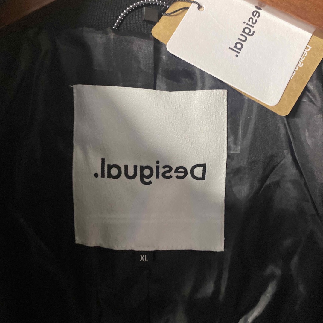 DESIGUAL - 【新品】Desigual ビッグサイズ デザイン中綿 DESIGUAL - 【新品】Desigual ビッグサイズ デザイン中綿