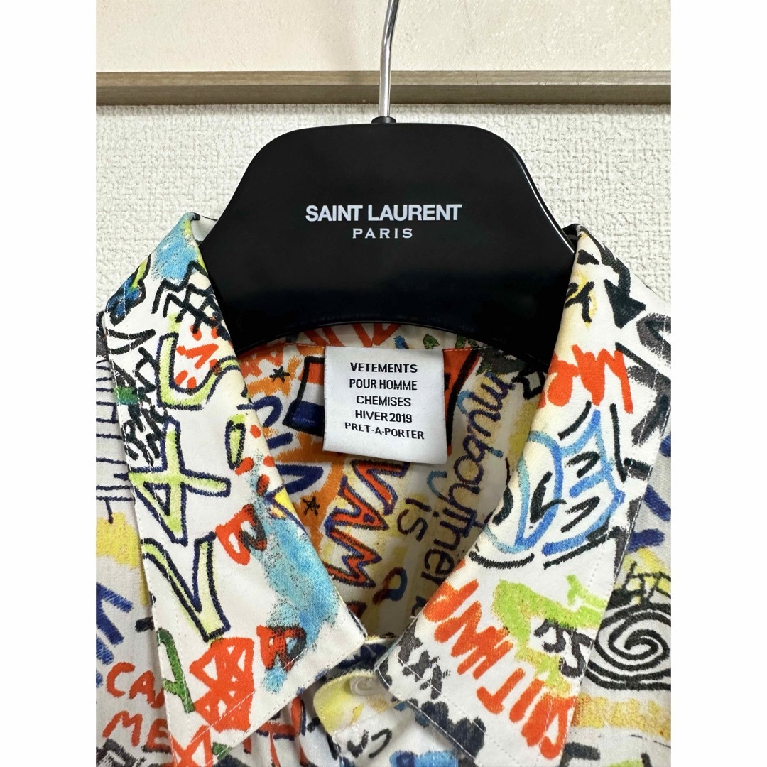 VETEMENTS - VETEMENTS Oversized Graffiti シャツ S 登坂広臣の VETEMENTS - VETEMENTS Oversized Graffiti シャツ S 登坂広臣の