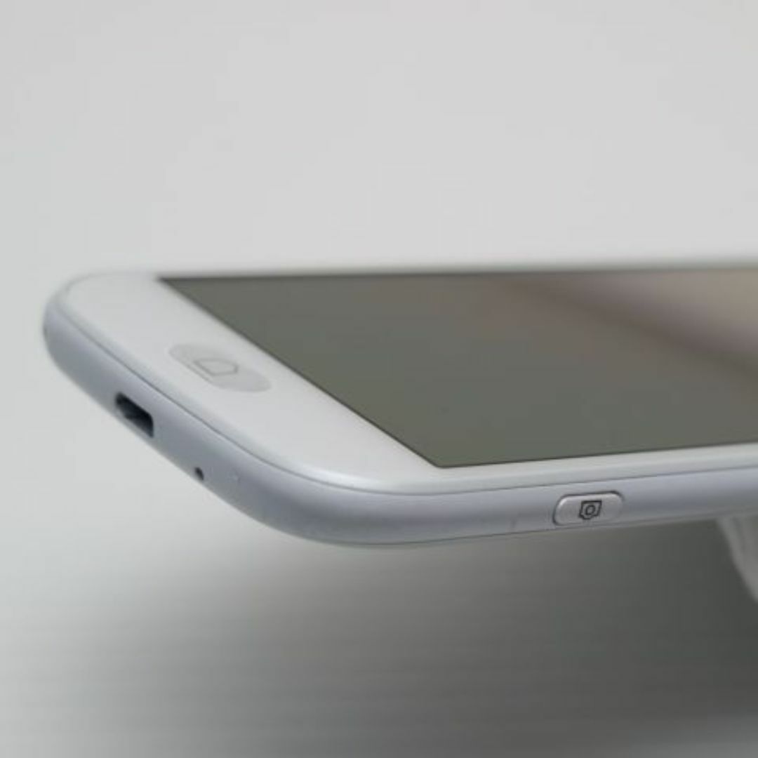新品同様 F-42A らくらくスマートフォン ホワイト M888 新品同様 F-42A らくらくスマートフォン ホワイト M888