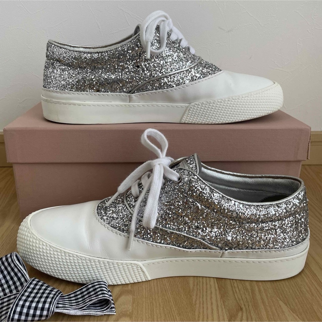 MIU MIU - 美品 miumiu ミュウミュウ キラキラロゴ スニーカー MIU MIU - 美品 miumiu ミュウミュウ キラキラロゴ スニーカー