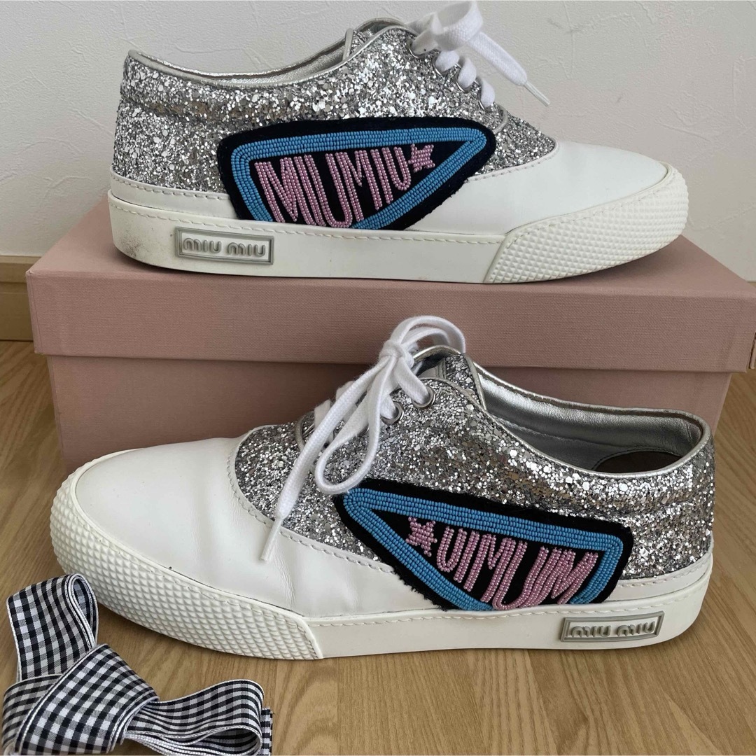 MIU MIU - 美品 miumiu ミュウミュウ キラキラロゴ スニーカー MIU MIU - 美品 miumiu ミュウミュウ キラキラロゴ スニーカー