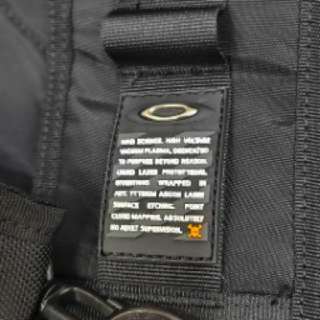 オークリー ワンショルダーボディバック 00S Y2Kの通販 by mina オークリー ワンショルダーボディバック 00S Y2Kの通販 by mina