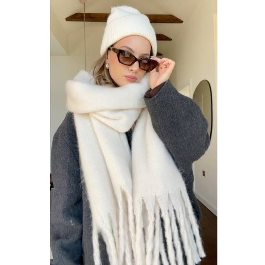 ZARA - 【新品】ZARA ストール マフラー 白の通販 by じゅり ZARA - 【新品】ZARA ストール マフラー 白の通販 by じゅり