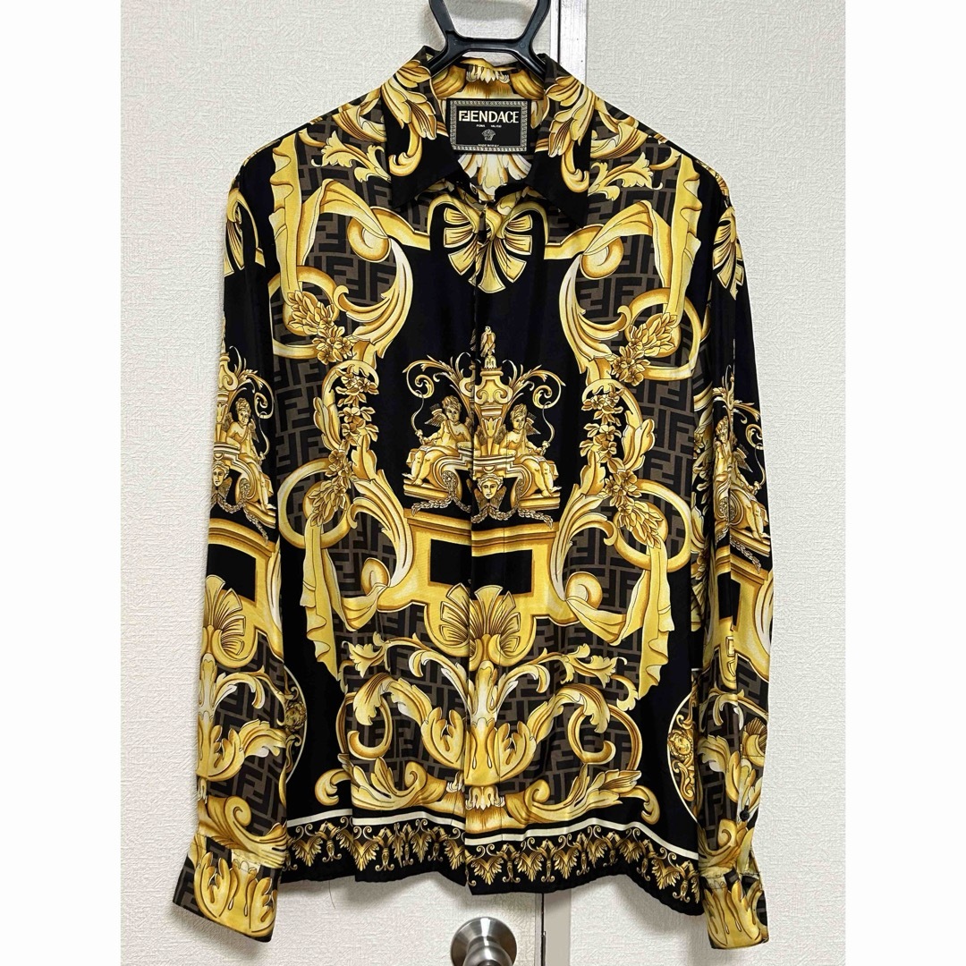 夜のオヤジは艶シャツで】FENDACE総柄シルクシャツ39黒金 夜のオヤジは艶シャツで】FENDACE総柄シルクシャツ39黒金