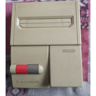 ニューファミコンジャンク品　本体のみ(家庭用ゲーム機本体)