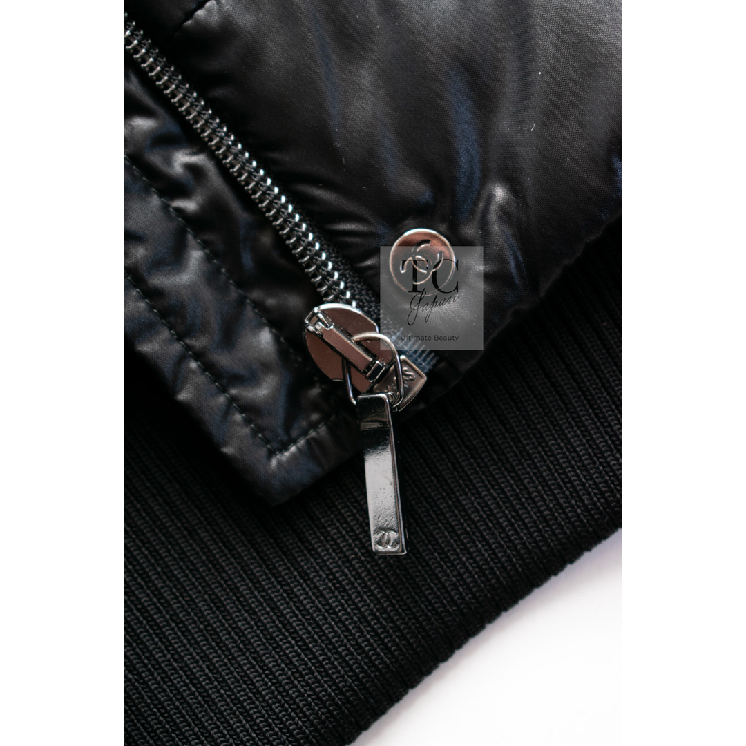 CHANEL - 72万 シャネル ダウン ジャケット CHANEL ココ CHANEL - 72万 シャネル ダウン ジャケット CHANEL ココ