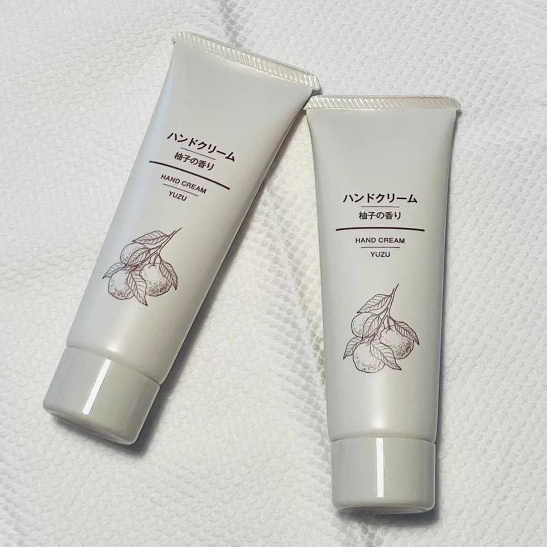 MUJI (無印良品)(ムジルシリョウヒン)の【新品・未開封】無印良品　ハンドクリーム 柚子　５０ｇ✖️２本 コスメ/美容のボディケア(ハンドクリーム)の商品写真