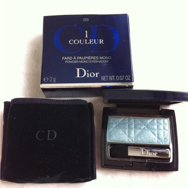 Christian Dior(クリスチャンディオール)の新品☆ディオールのアイシャドウ ブルー コスメ/美容のベースメイク/化粧品(その他)の商品写真