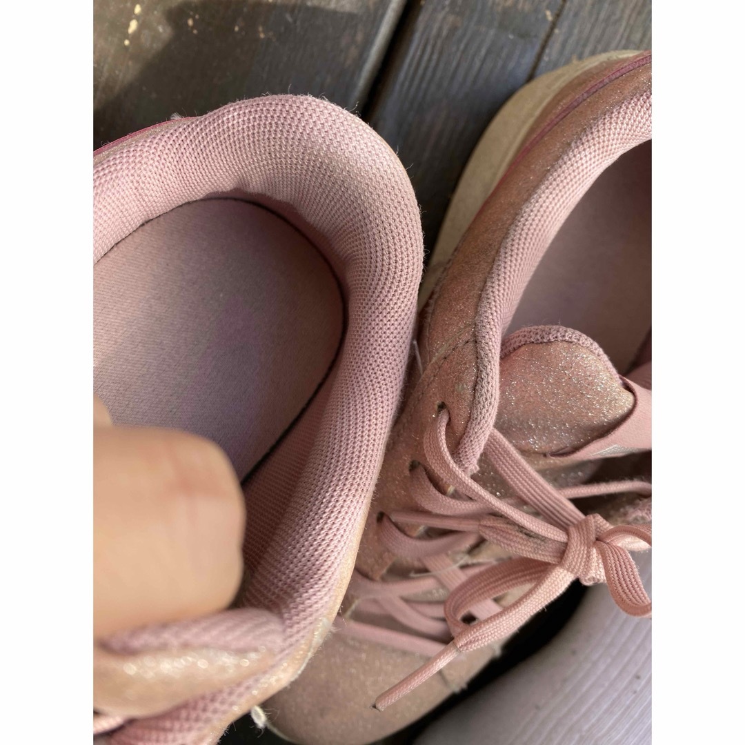 PUMA - PUMA グリッター ピンク 紐 21.0cm ラメ スニーカー 厚底 PUMA - PUMA グリッター ピンク 紐 21.0cm ラメ スニーカー 厚底