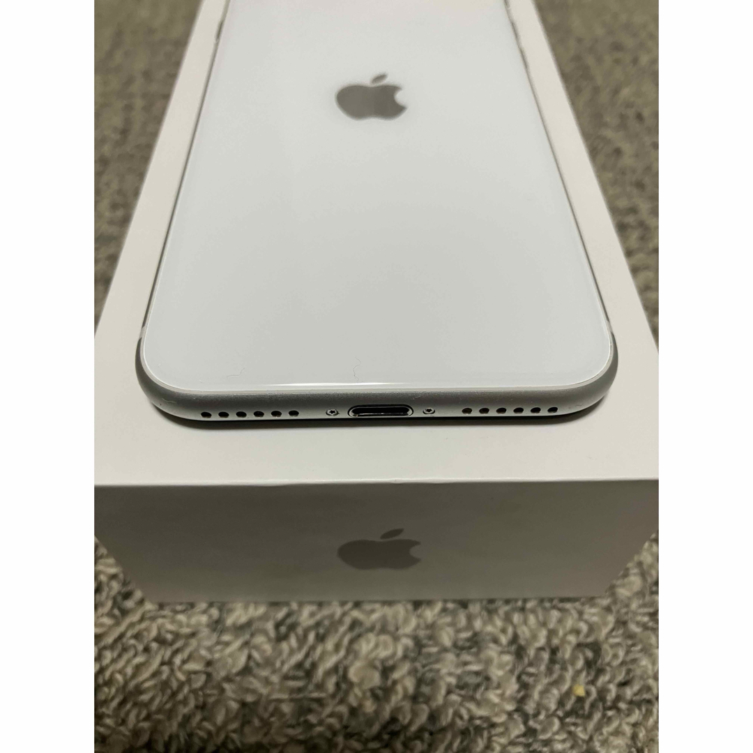 iPhone SE 第2世代 ホワイト128GB simフリー iPhone SE 第2世代 ホワイト128GB simフリー