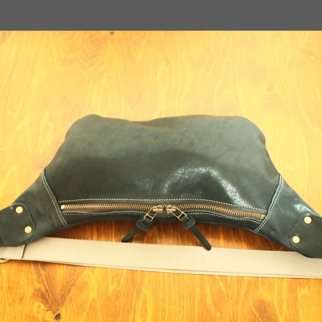 Original - ハンドメイド ボディバッグ ヌメ本革 ネイビー Original - ハンドメイド ボディバッグ ヌメ本革 ネイビー