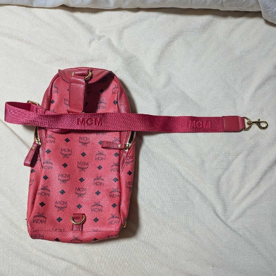 MCM SLING MED STARK ボディバッグ ピンク MCM SLING MED STARK ボディバッグ ピンク
