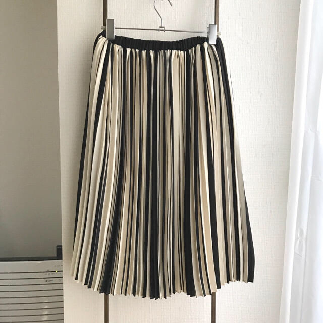 Demi-Luxe BEAMS(デミルクスビームス)のshiori様 Demi luxe beams プリーツスカート+2点 レディースのスカート(ひざ丈スカート)の商品写真