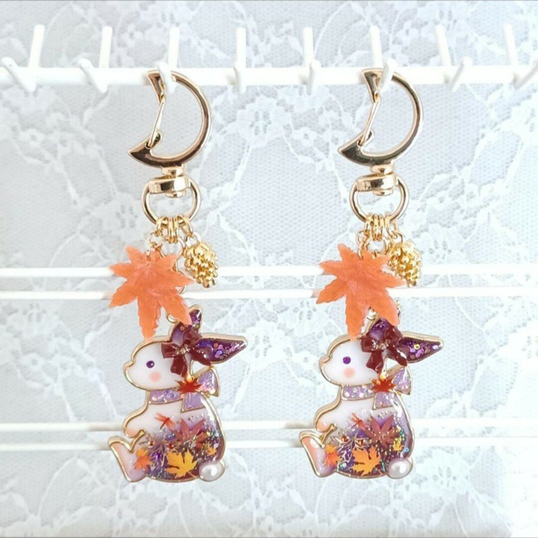 秋うさぎと紅葉~ レジンキーホルダー ハンドメイド 秋うさぎと紅葉~ レジンキーホルダー ハンドメイド