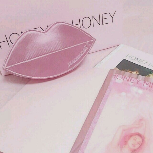 Honey mi Honey(ハニーミーハニー)のリップポーチ♡ 完売  新品未使用品♡✨ レディースのファッション小物(ポーチ)の商品写真