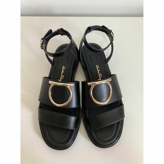FERRAGAMO(サンダル)のフリマアイテム一覧 FERRAGAMO(サンダル)のフリマアイテム一覧