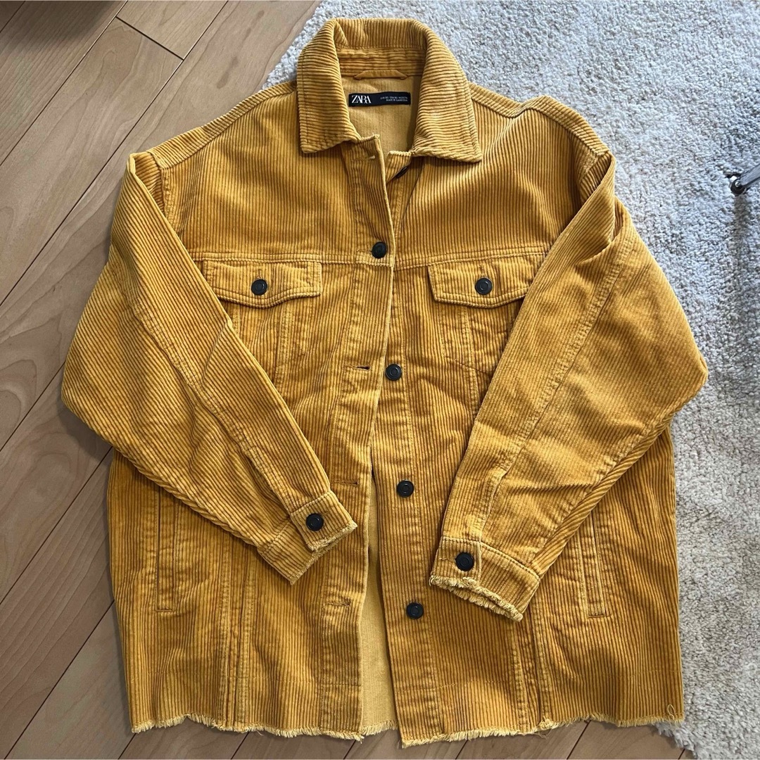 ZARA(ザラ)のZARA コーデュロイジャケット イエロー レディースのジャケット/アウター(ブルゾン)の商品写真