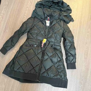 MONCLER(ダウンジャケット ・ グリーン・カーキ/緑色系)の MONCLER(ダウンジャケット ・ グリーン・カーキ/緑色系)の
