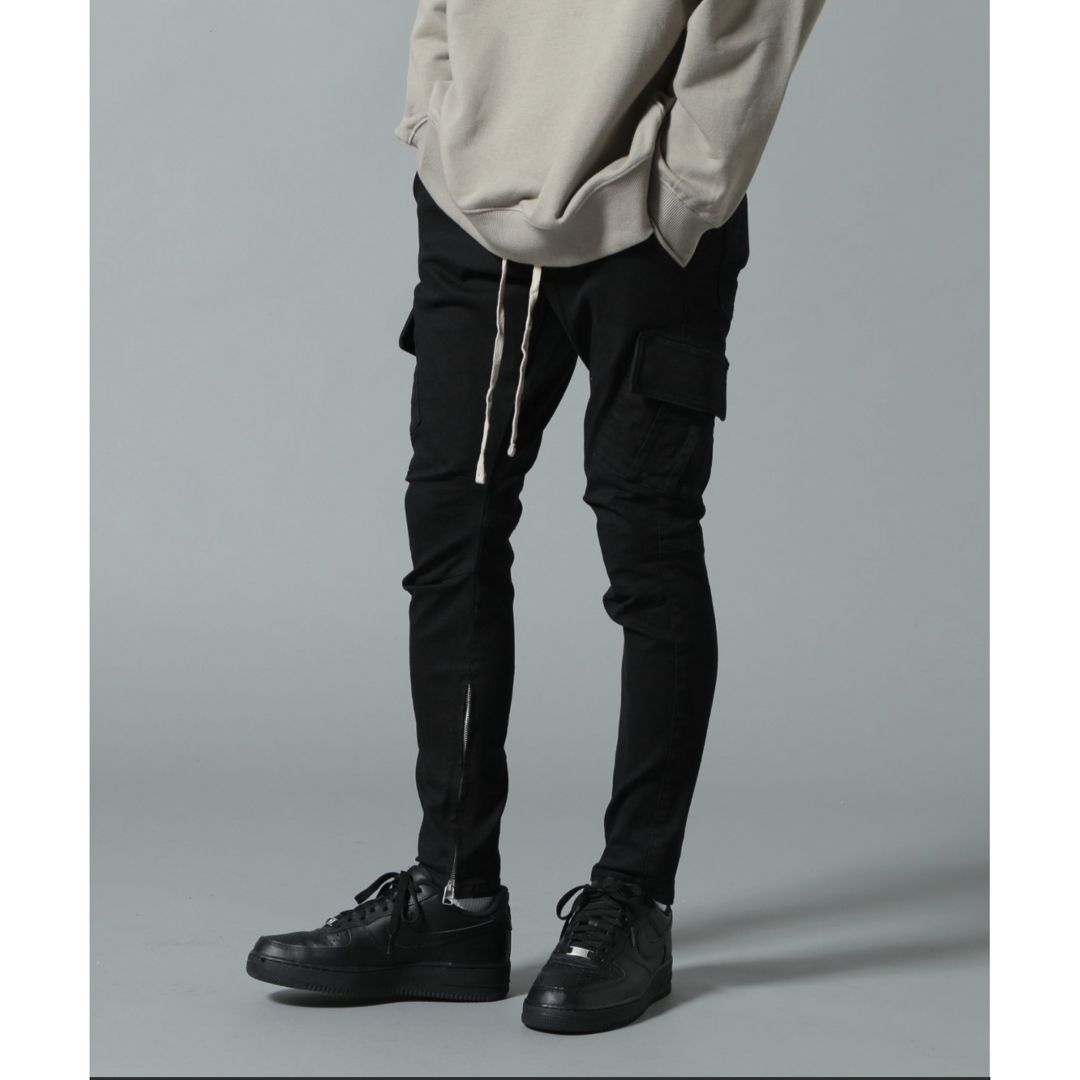 DANKE SCHON - 黒 スキニーパンツ カーゴポケット付き 完売品の DANKE SCHON - 黒 スキニーパンツ カーゴポケット付き 完売品の