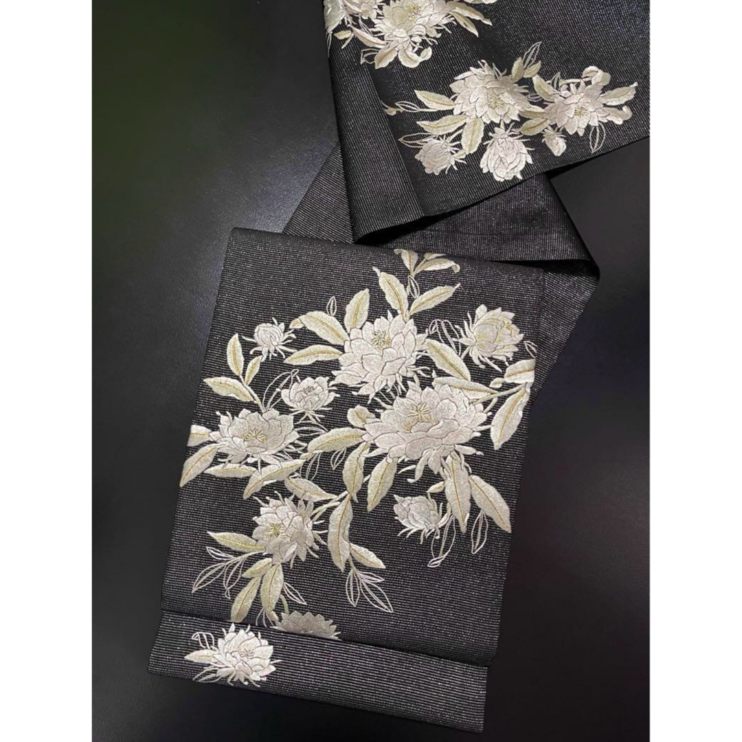 お仕立て付き【尾峨佐染繍◇銀通し刺繍袋帯】月下美人 お仕立て付き【尾峨佐染繍◇銀通し刺繍袋帯】月下美人