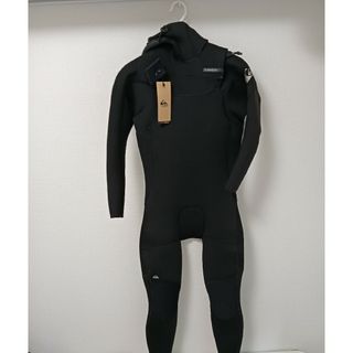 QUIKSILVER - 【完売品・新品未使用】Quiksilver フード付き QUIKSILVER - 【完売品・新品未使用】Quiksilver フード付き