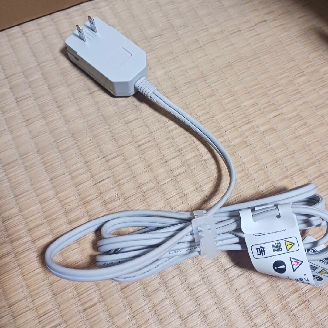 新品未使用 DeLonghi デロンギ オイルヒーター H771015EFSN-BK 新品未使用 DeLonghi デロンギ オイルヒーター H771015EFSN-BK