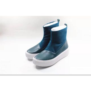 イッセイミヤケ(ISSEY MIYAKE)のISSEY MIYAKEとユナイテッドヌードのコラボブーツ　新品未使用　23.5(ブーツ)