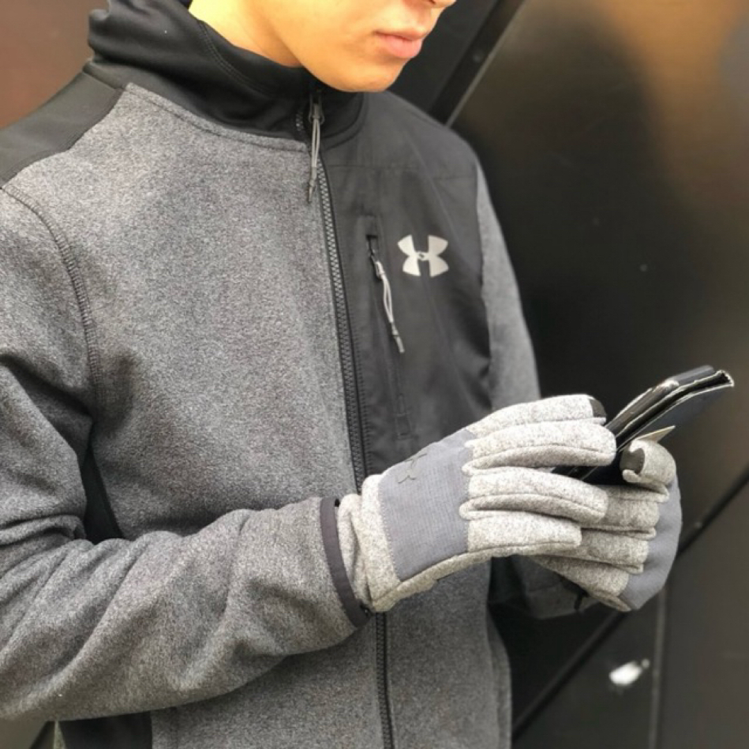 UNDER ARMOUR(アンダーアーマー)のUNDER ARMOUR サバイバーフリースグローブ LG スマホ操作 抗菌防臭 スポーツ/アウトドアのランニング(その他)の商品写真