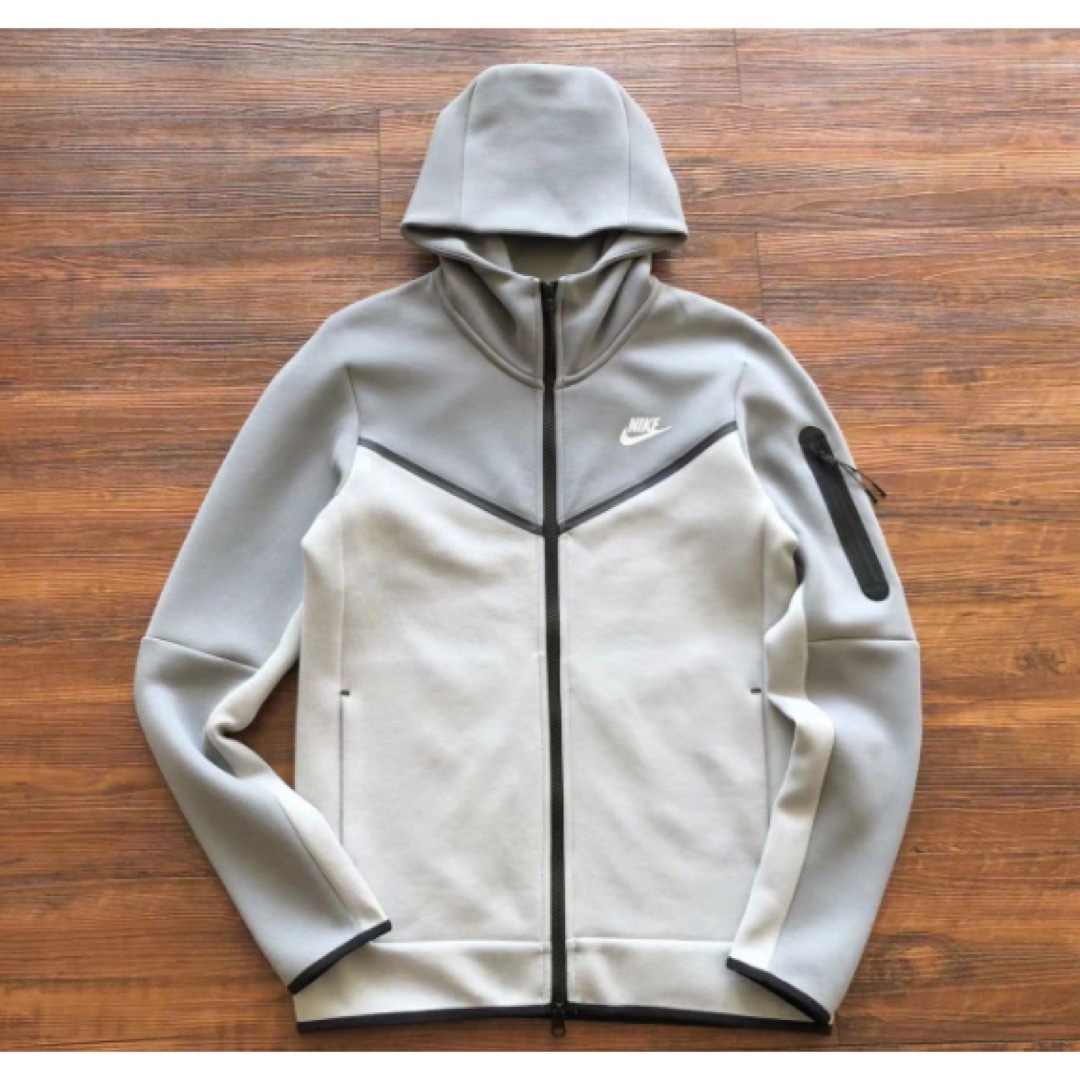 NIKEテックフリースセットアップ 採っ NIKEテックフリースセットアップ 採っ