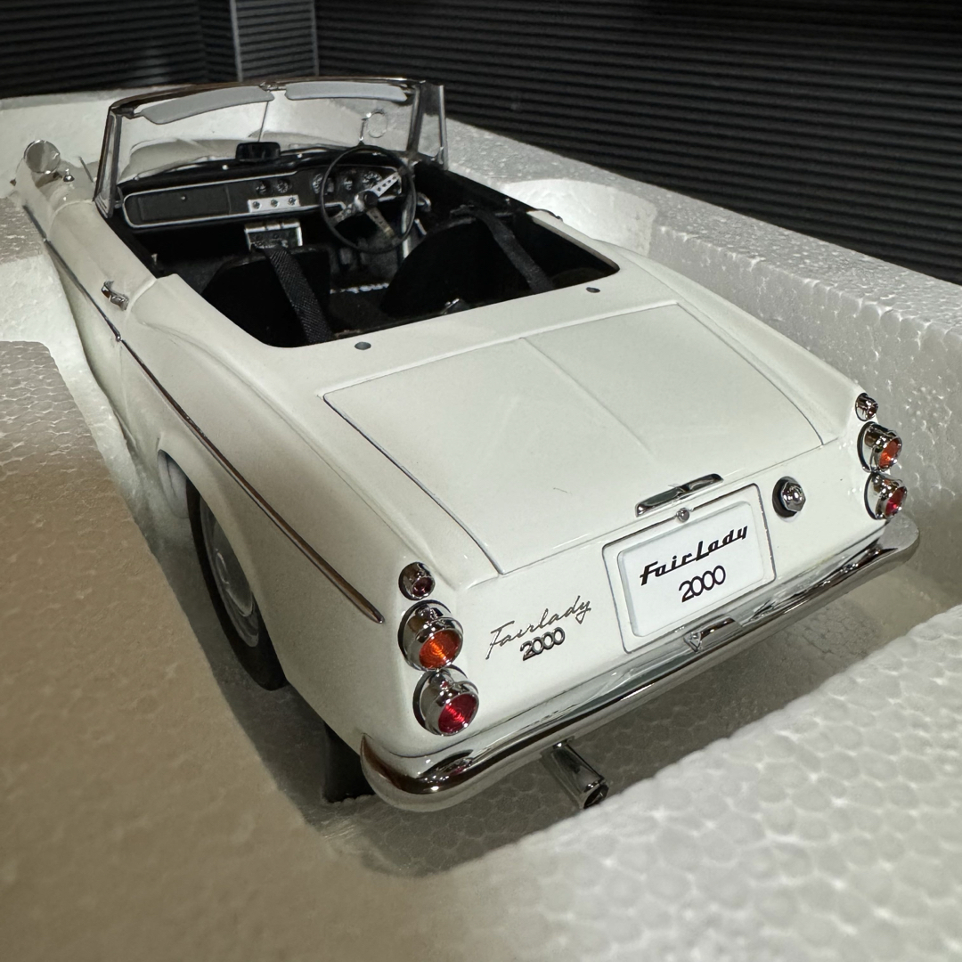 AUTOart - 未展示品 オートアート 1/18 ダットサン フェアレディ AUTOart - 未展示品 オートアート 1/18 ダットサン フェアレディ