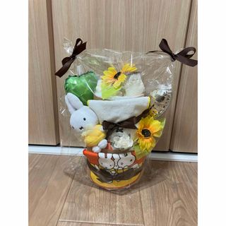 プレゼントに！！ミッフィー2段おむつケーキ(ベビー紙おむつ)