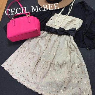 セシルマクビー(CECIL McBEE)の【新品】CECIL McBEE 刺繍ワンピ×リボンベルト(ミニドレス)