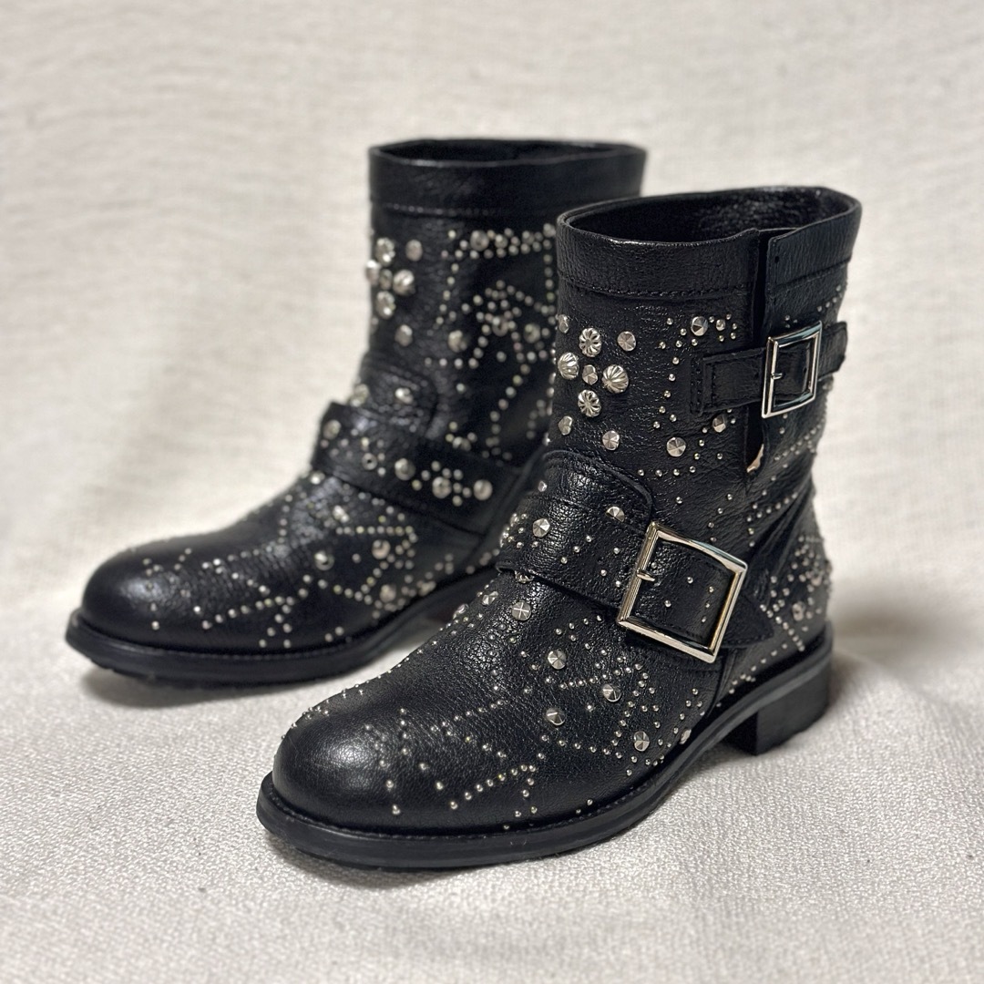 極美品 ジミーチュウ スタッズ ショートブーツ ロゴプレート付き 極美品 ジミーチュウ スタッズ ショートブーツ ロゴプレート付き
