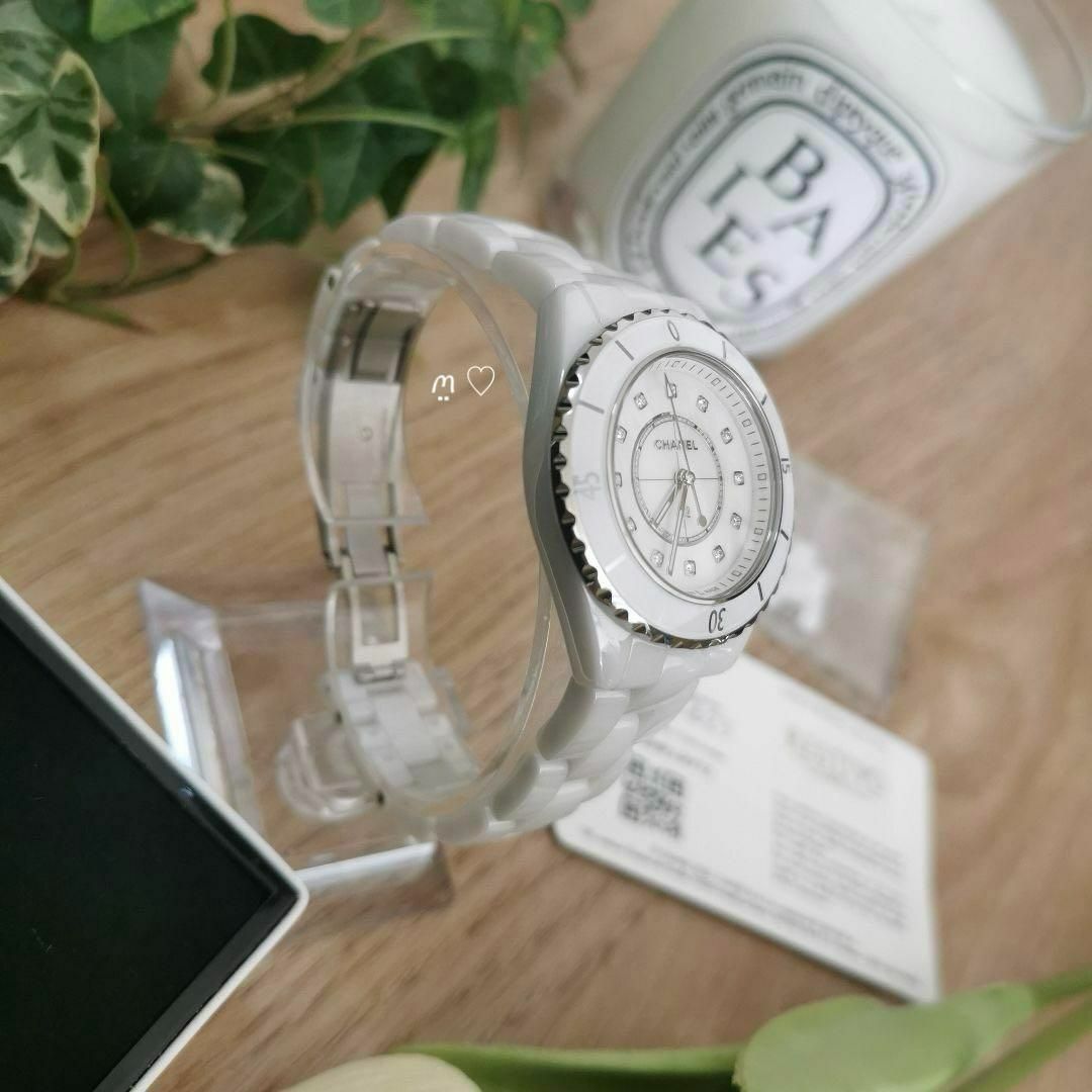 CHANEL - CHANELシャネルJ12 33mm腕時計 H5704 ダイヤ CHANEL - CHANELシャネルJ12 33mm腕時計 H5704 ダイヤ