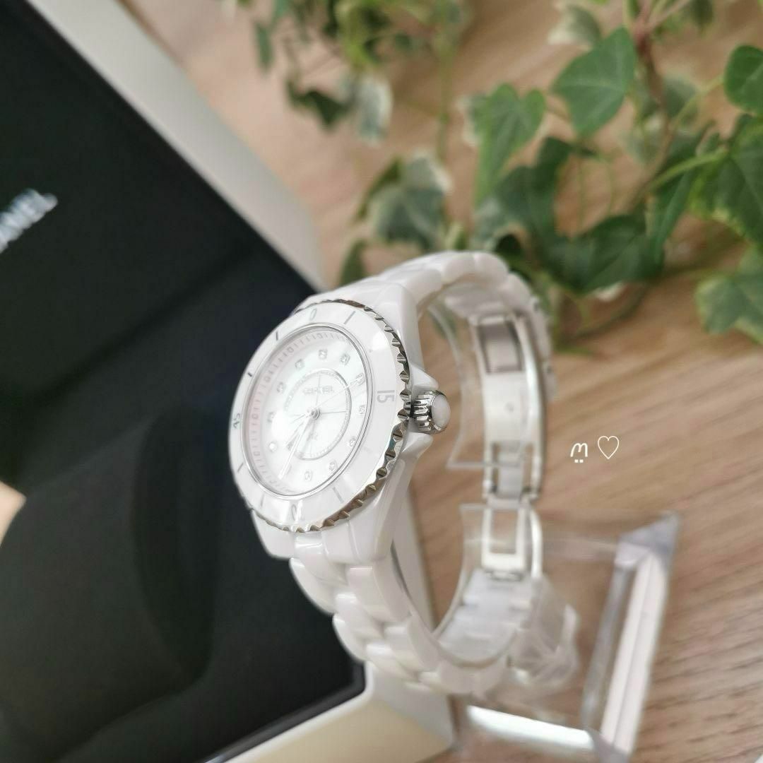 CHANEL - CHANELシャネルJ12 33mm腕時計 H5704 ダイヤ CHANEL - CHANELシャネルJ12 33mm腕時計 H5704 ダイヤ