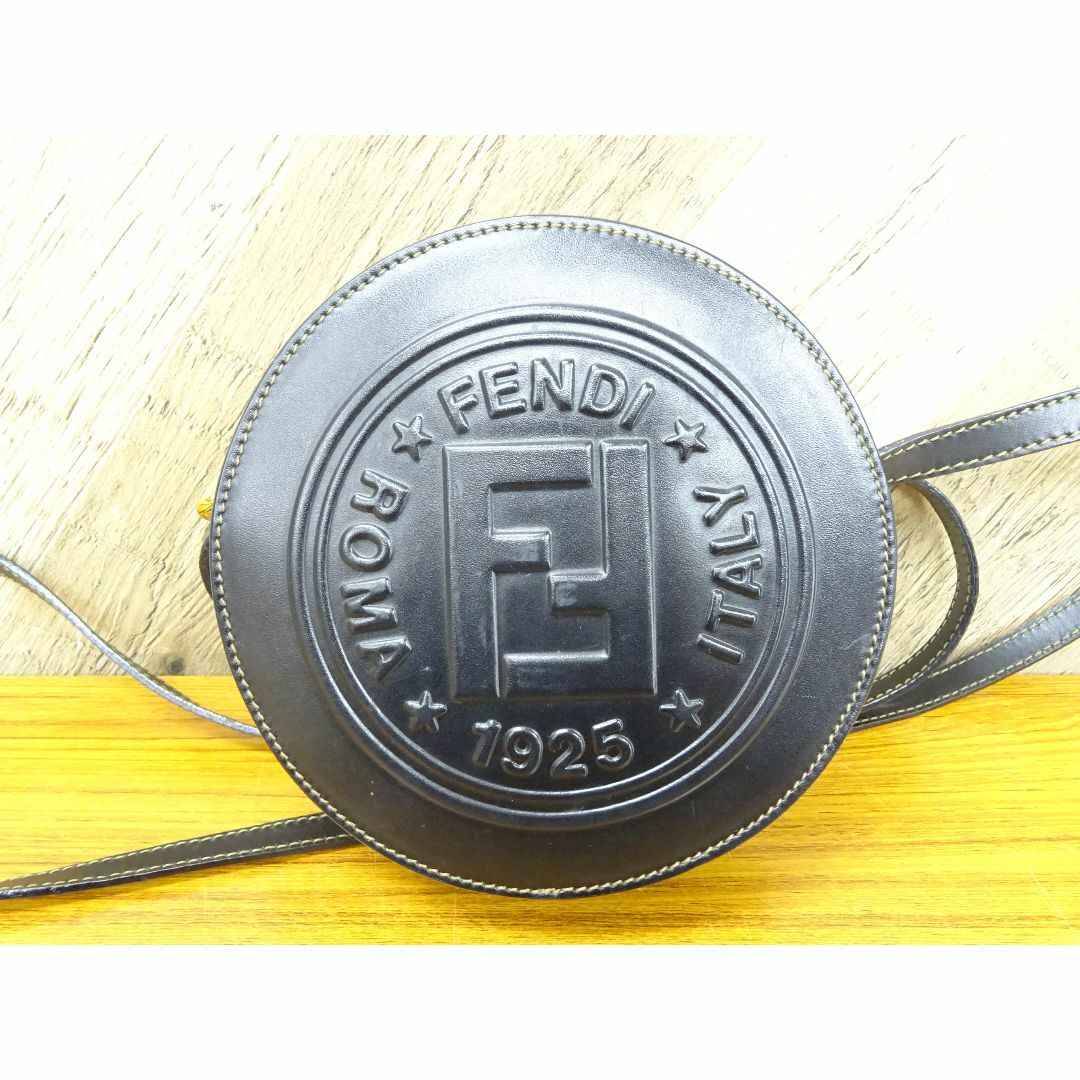 FENDI - 岡066/ FENDI フェンディ ショルダーバッグ PVC レザー