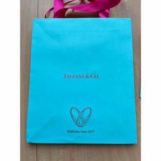 Tiffany & Co.(ショップ袋)のフリマアイテム一覧 Tiffany & Co.(ショップ袋)のフリマアイテム一覧
