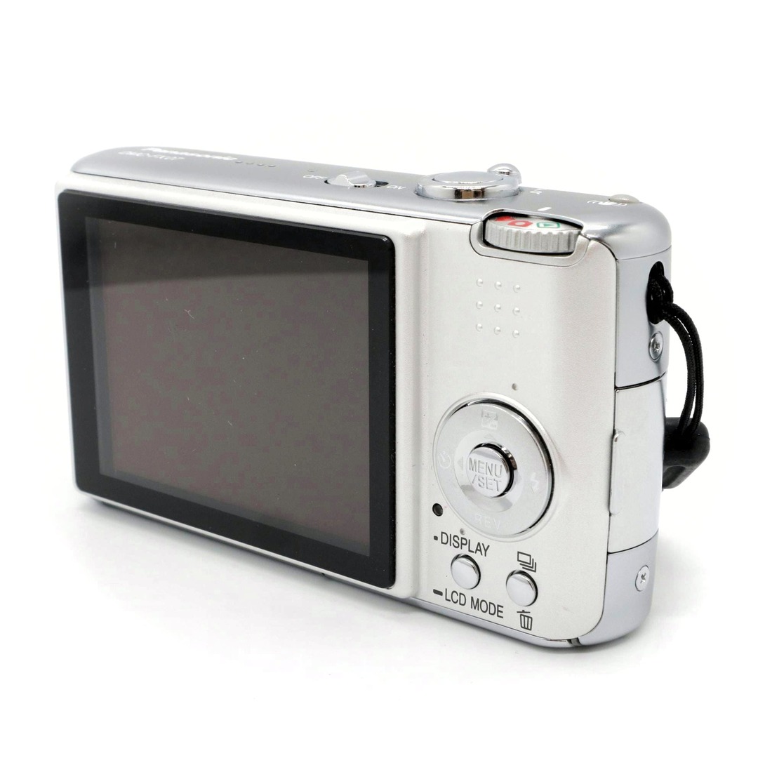美品》 コンパクトカメラ Panasonic LUMIX DMC-FX07 シルキー 美品》 コンパクトカメラ Panasonic LUMIX DMC-FX07 シルキー