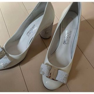 Salvatore Ferragamo(ハイヒール/パンプス ・ ホワイト/白色系 Salvatore Ferragamo(ハイヒール/パンプス ・ ホワイト/白色系